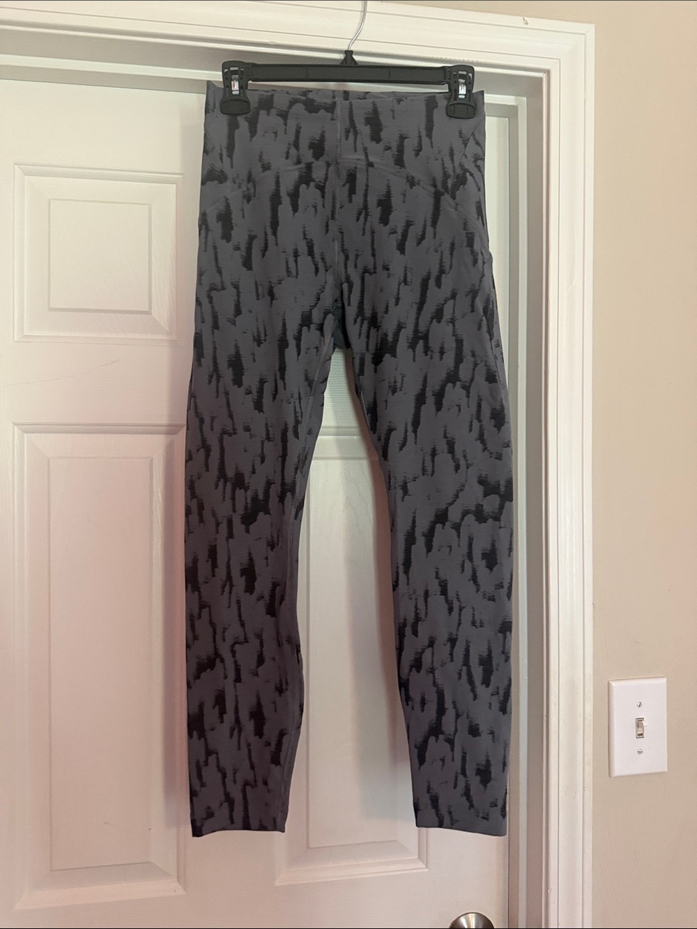 Lululemon Grey Patterned Active Leggings
